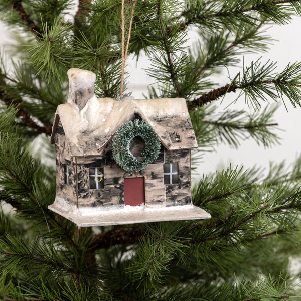 HOUSE W/ WREATH ORNAMENT